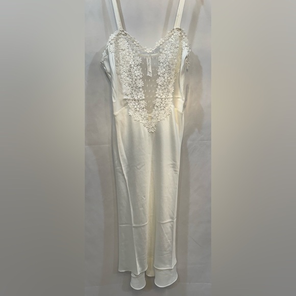 NWT Showstopper Long Gown by Flora Nikrooz - Picture 6 of 8